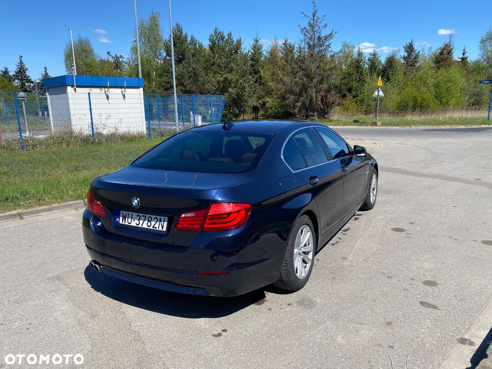 BMW Seria 5 525d xDrive - 4