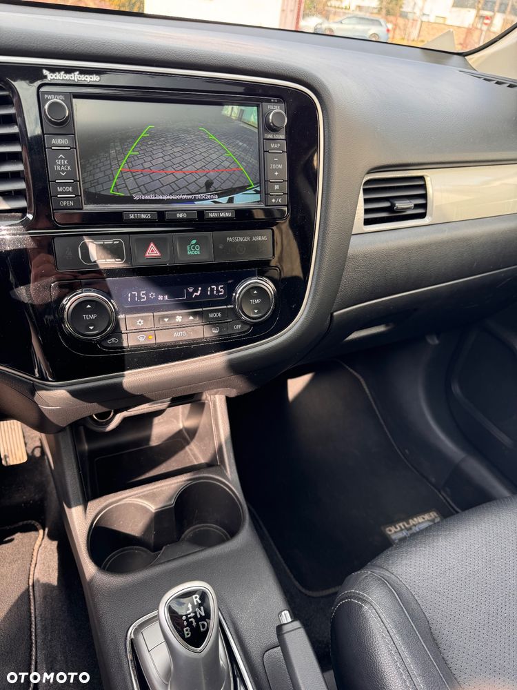 Mitsubishi Outlander - 17