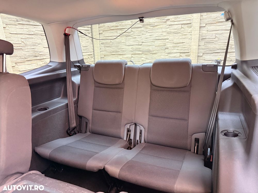 Volkswagen Touran 1.6 TDI DSG Trendline - 26