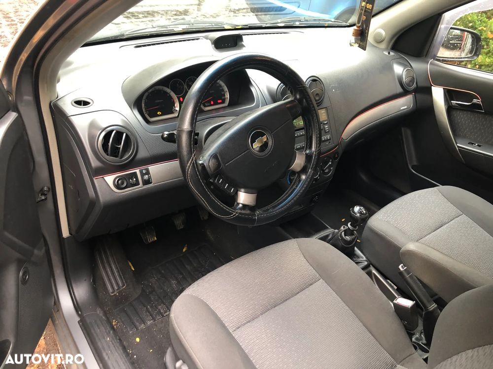 Dezmembrez Chevrolet Aveo gri argintiu 2007 1,4 benzina - 11