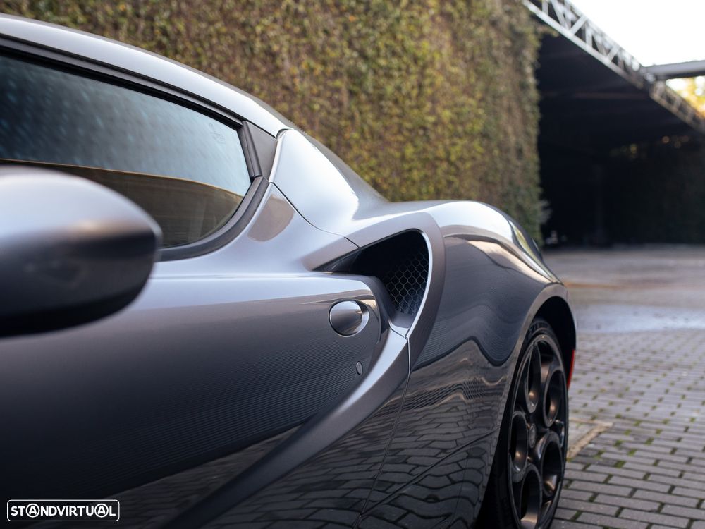 Alfa Romeo 4C 1750 TBi - 11