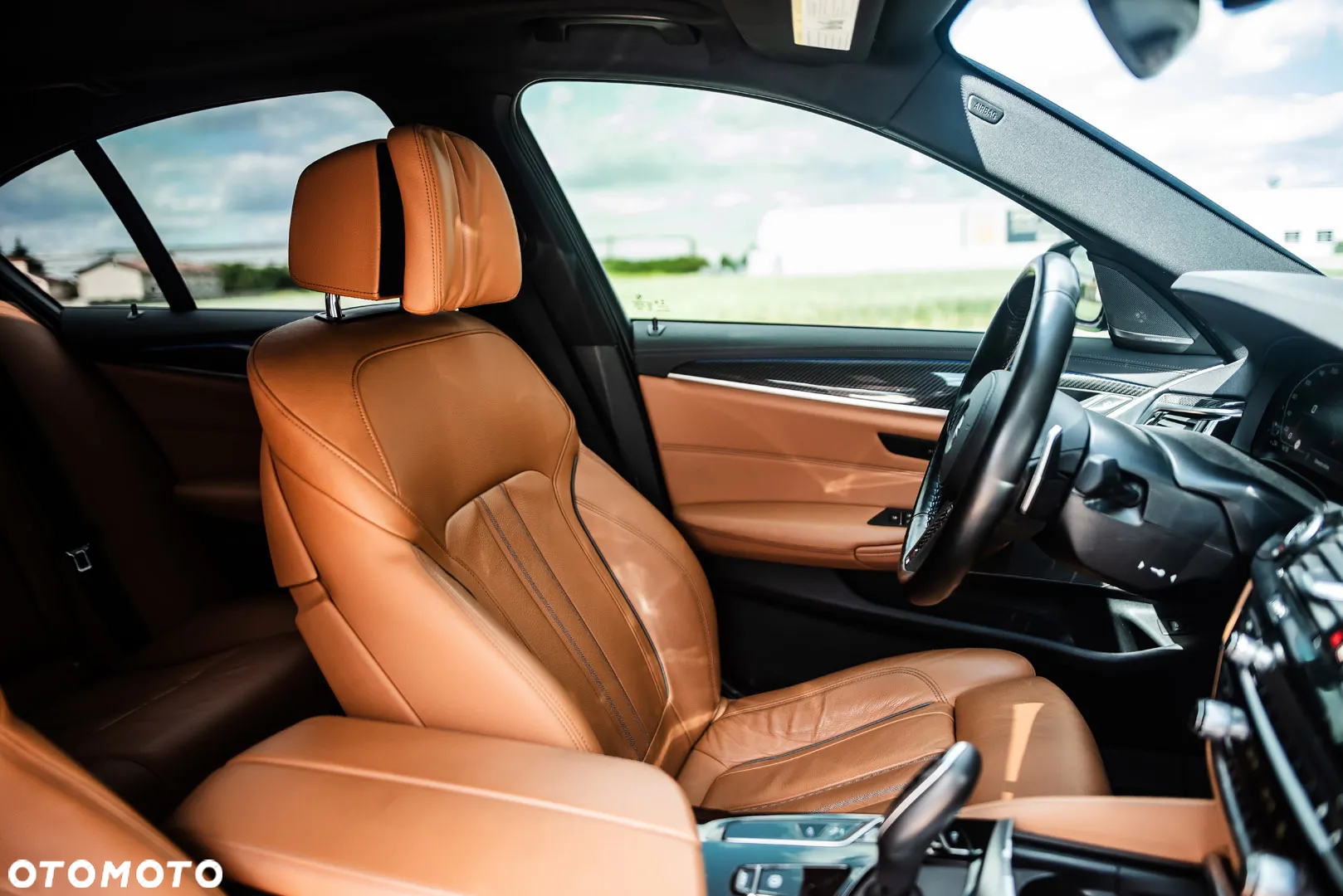 BMW Seria 5 M550i xDrive sport - 23