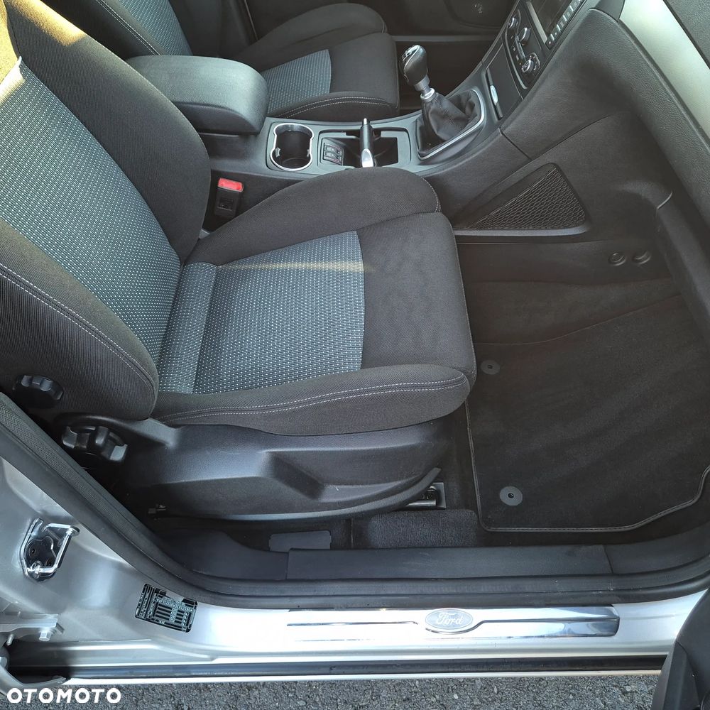 Ford S-Max - 26
