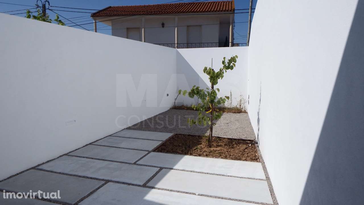 Moradia Térrea T2 com Logradouro e Estacionamento | Lourinhã - Grande imagem: 3/18