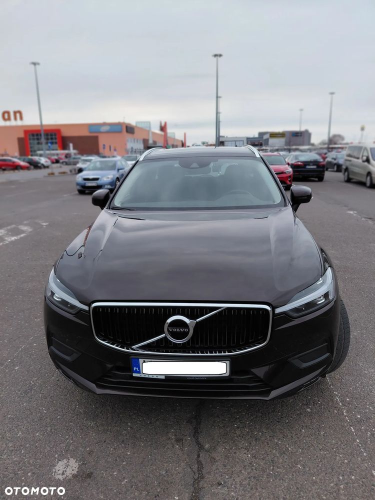 Volvo XC 60 T4 Momentum Pro - 1