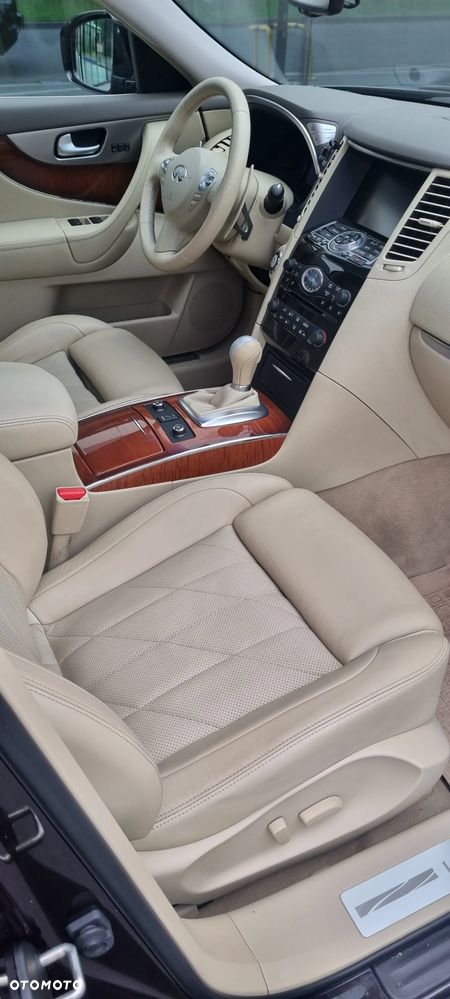 Infiniti FX FX30d S - 11