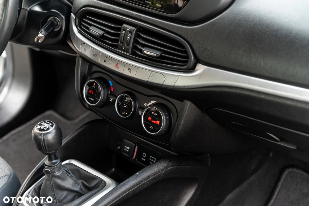 Fiat Tipo 1.4 16v Easy - 28