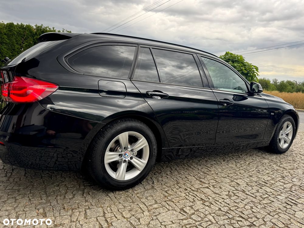 BMW Seria 3 320d Sport Line Shadow - 12