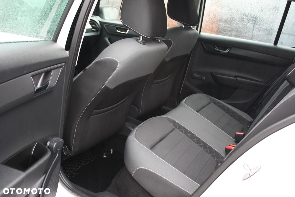 Skoda Fabia 1.0 Ambition - 8