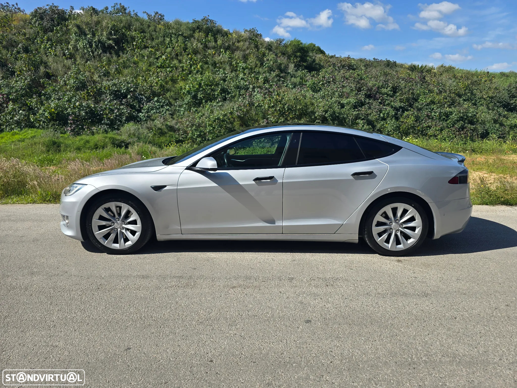 Tesla Model S - 4