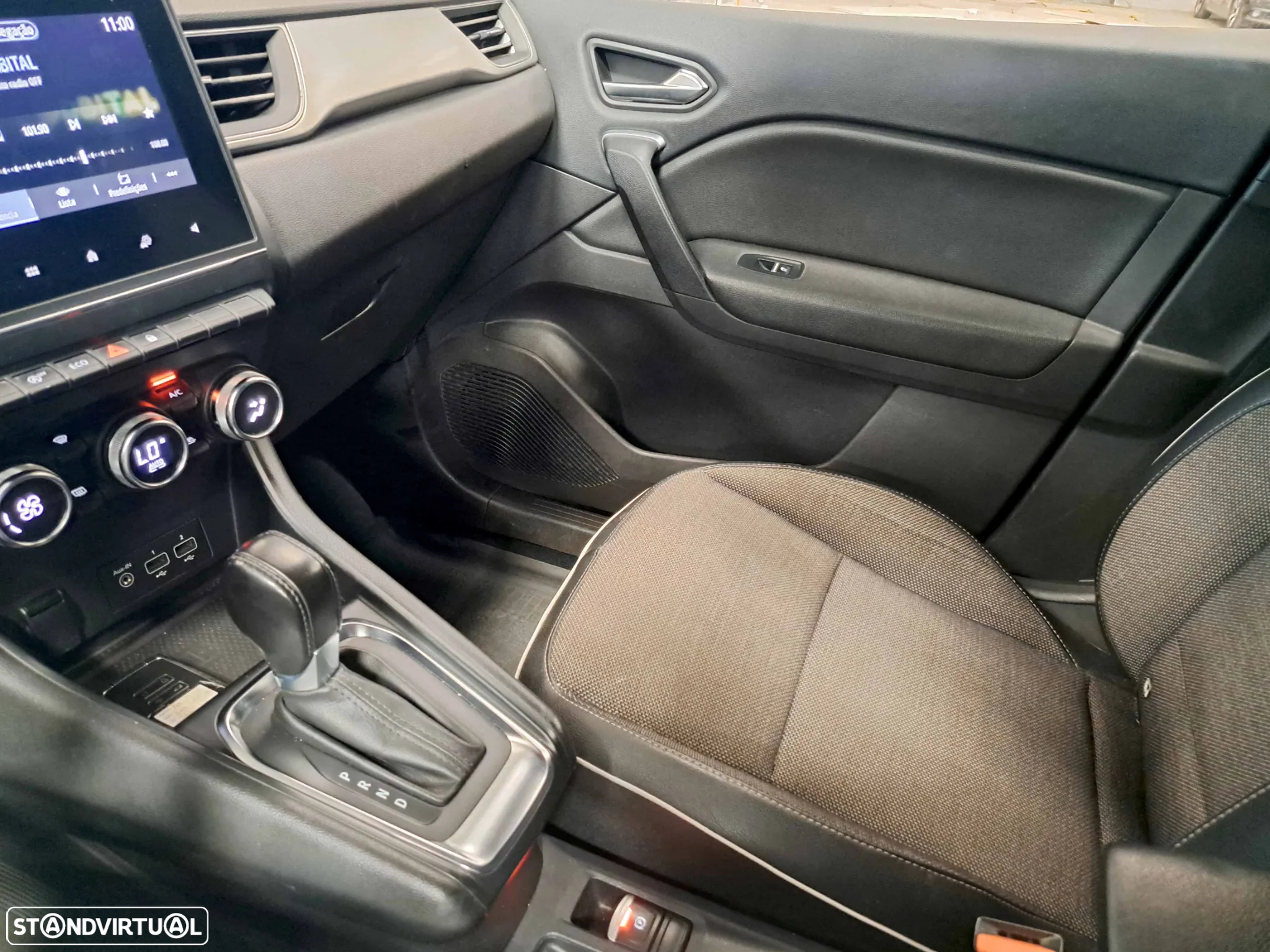 Renault Captur 1.5 dCi Exclusive EDC - 19