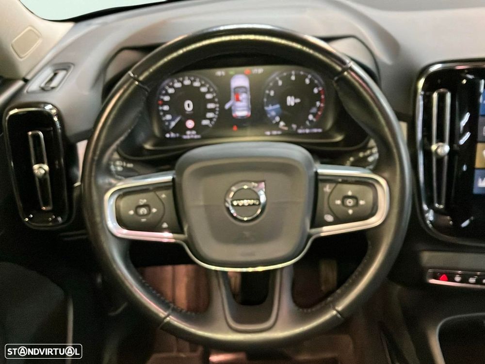 Volvo XC 40 1.5 T3 Momentum Plus - 10