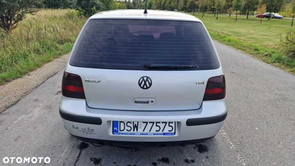 Volkswagen Golf - 6