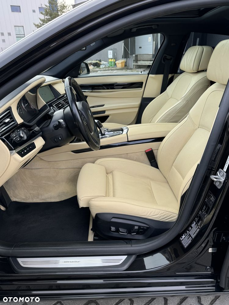 BMW Seria 7 740d xDrive - 25