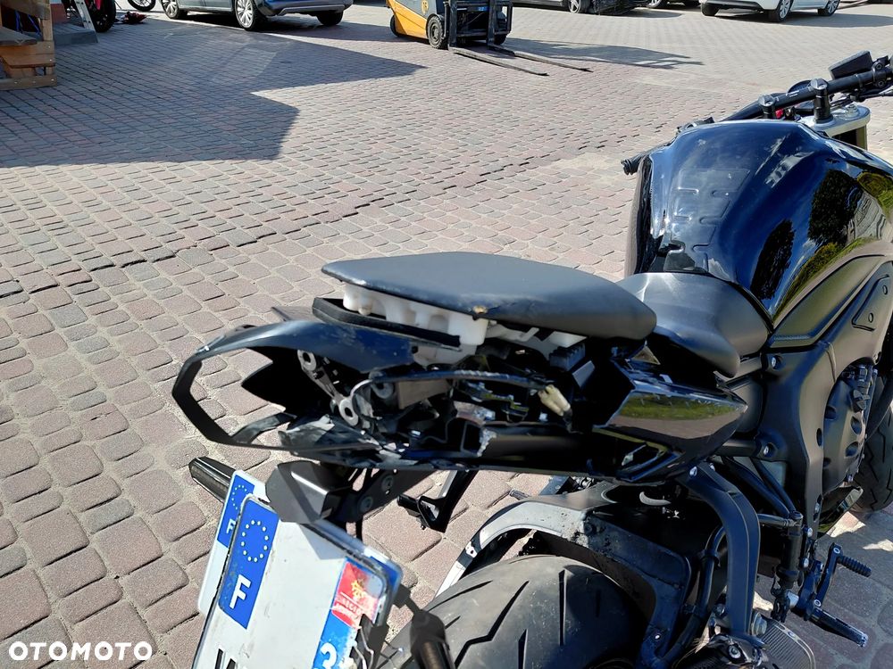 Yamaha FZ - 10