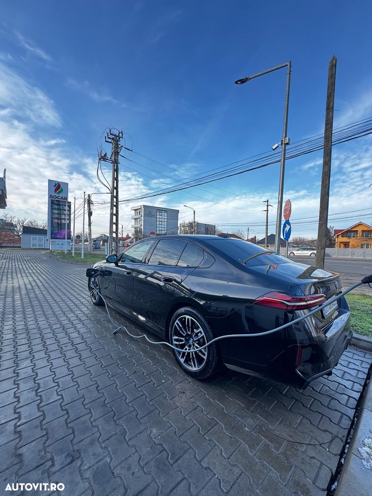 BMW Seria 5 530e Aut. - 3