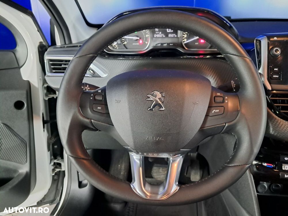 Peugeot 2008 - 11