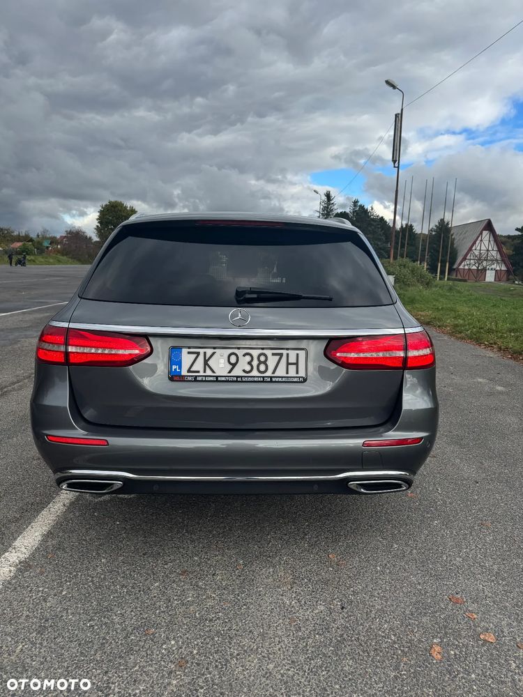 Mercedes-Benz Klasa E 200 d T 9G-TRONIC Exclusive - 2