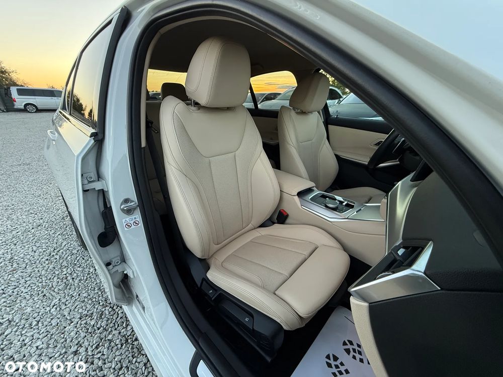 BMW Seria 3 - 34