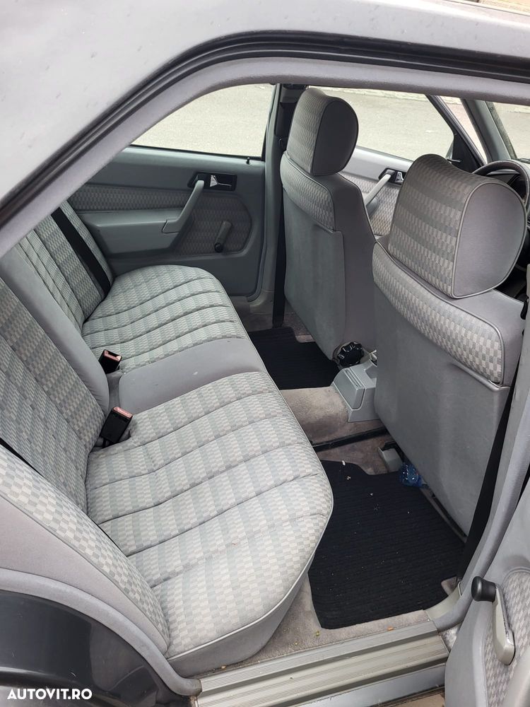 Mercedes-Benz W201 - 6