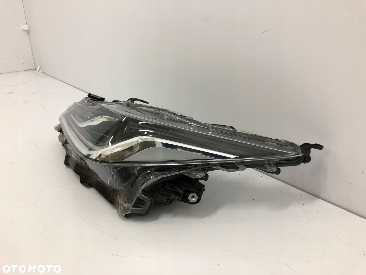 TOYOTA COROLLA E21 19- SEDAN LAMPA FULL LED LEWY PRZÓD 81150-02T51-00 - 3