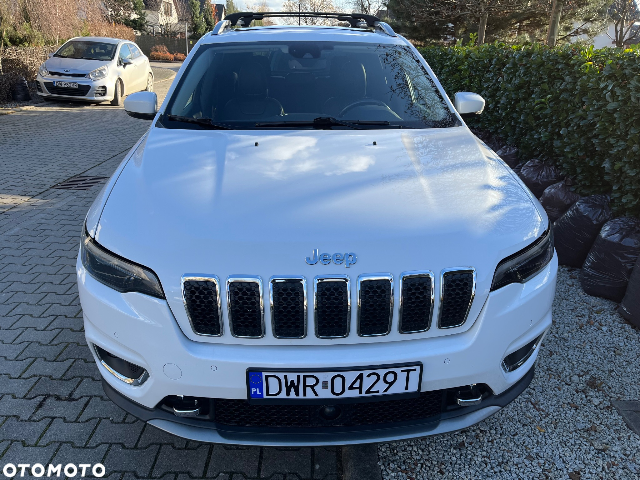 Jeep Cherokee - 3
