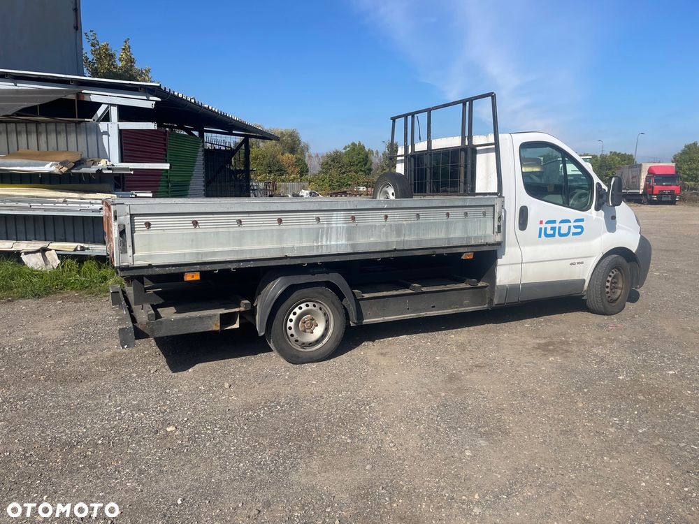 Renault Trafic - 12