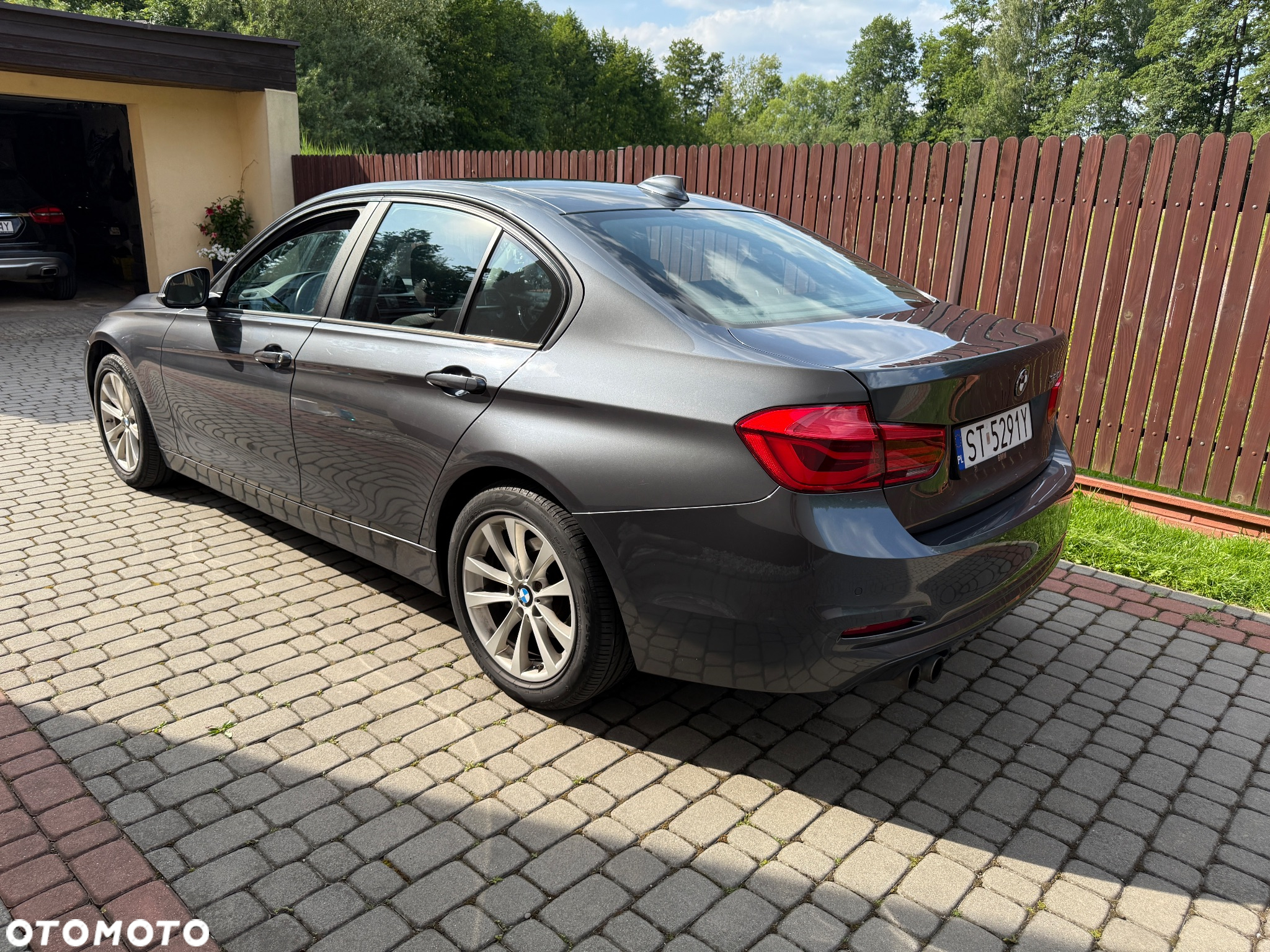 BMW Seria 3 320i - 4