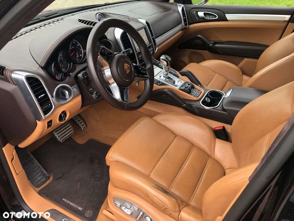 Porsche Cayenne - 14