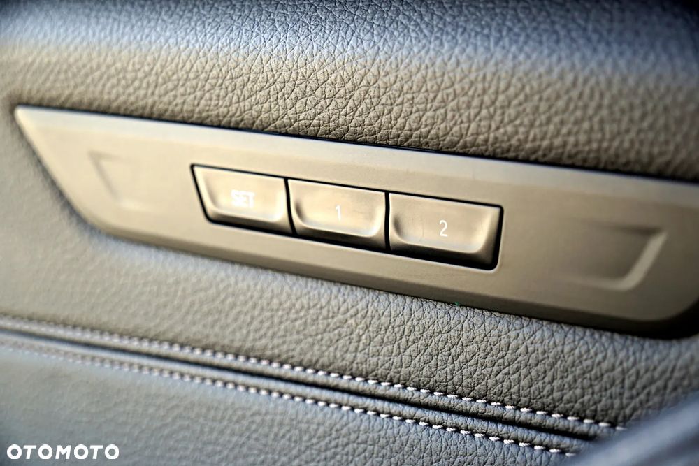 BMW Seria 5 540d xDrive Touring M Sport Edition - 15