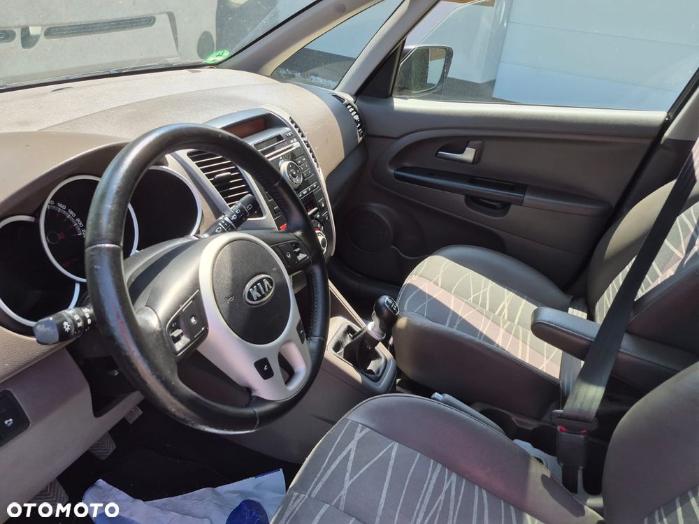 Kia Venga 1.6 CVVT Dream Team Edition - 4