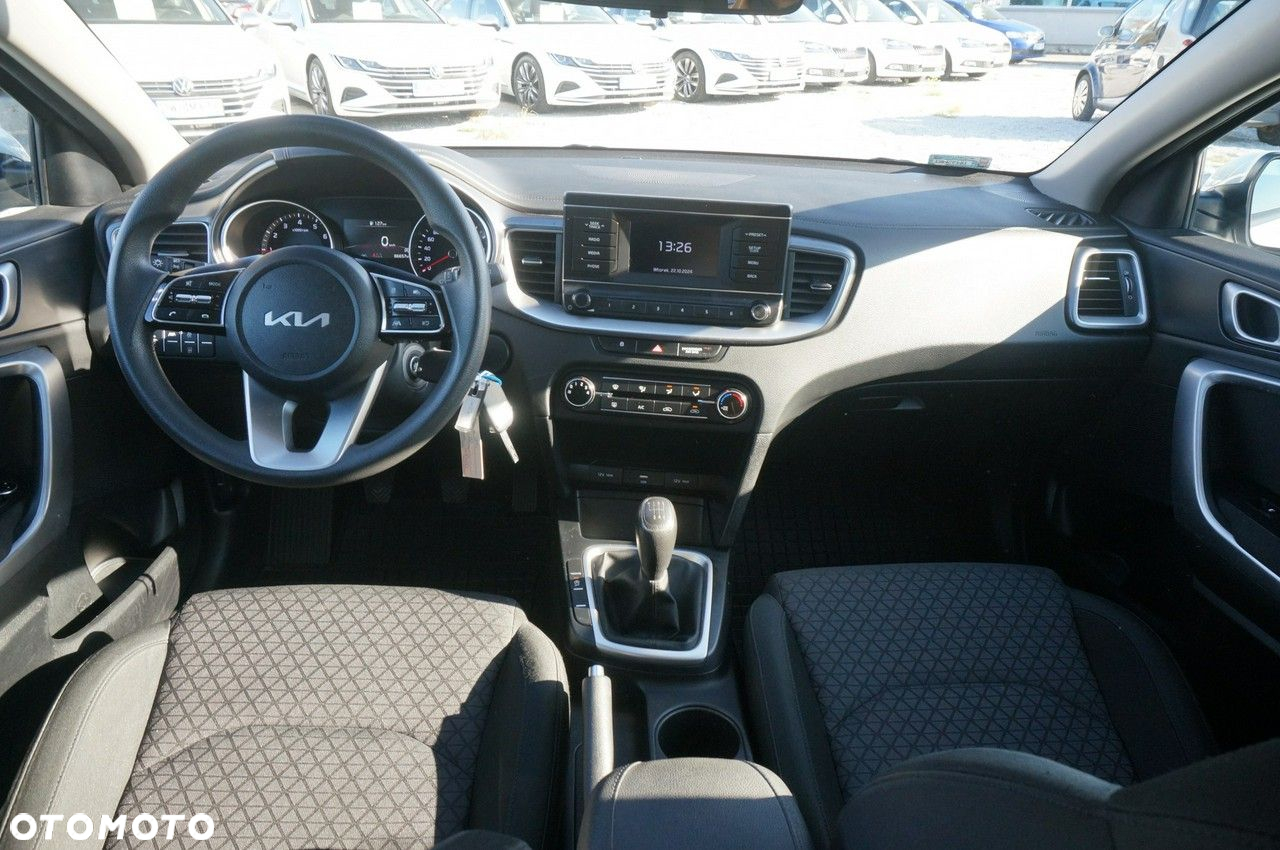 Kia Ceed - 11