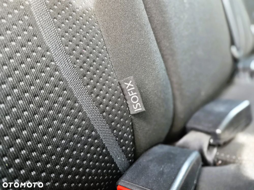 Peugeot 208 - 15