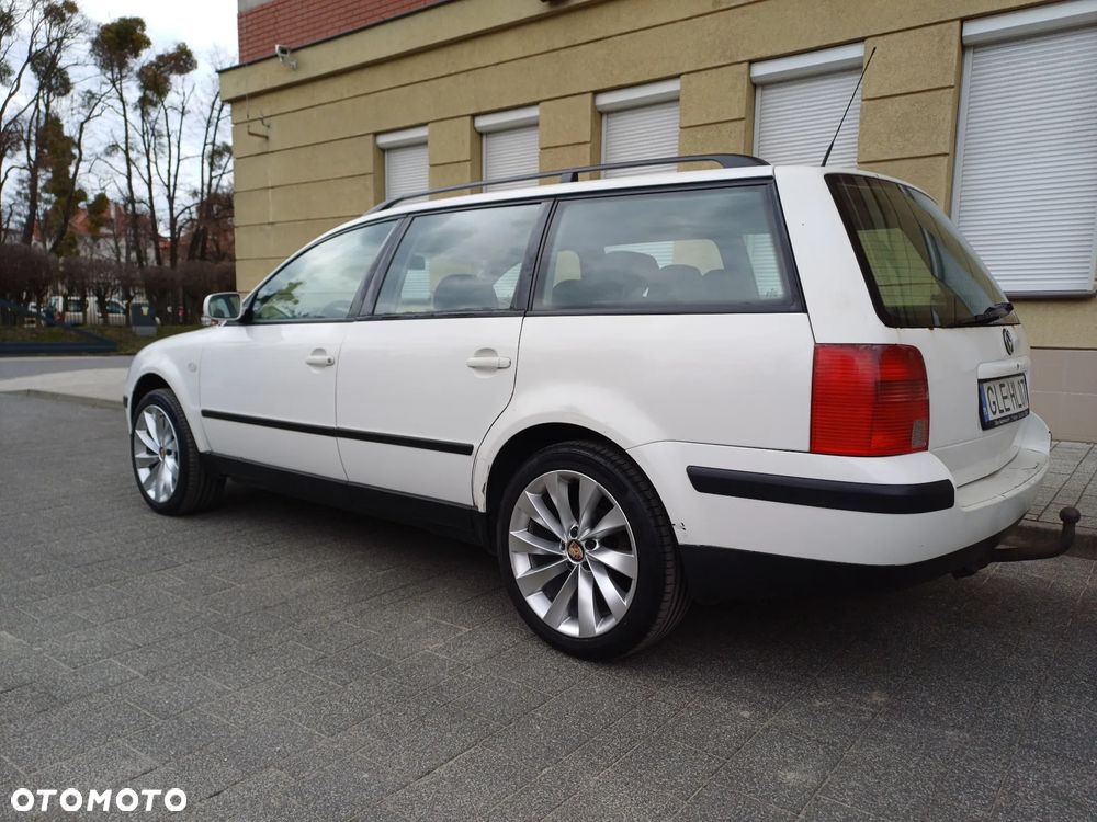 Volkswagen Passat - 4