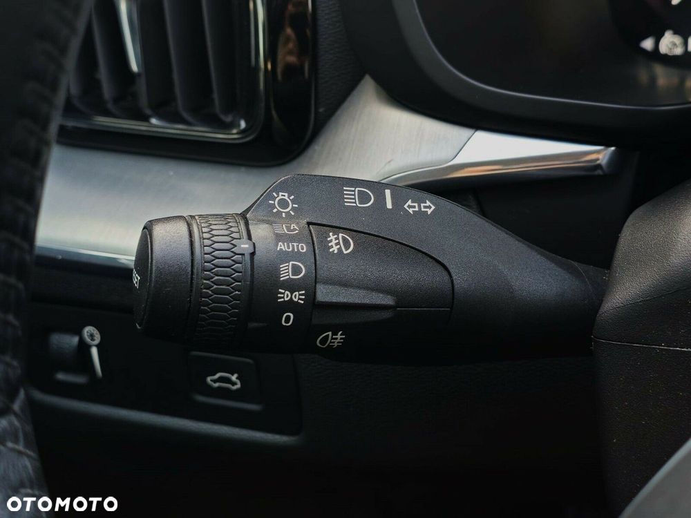 Volvo XC 60 T4 Momentum Pro - 16