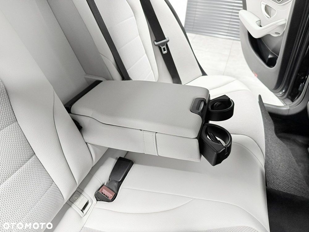 Mercedes-Benz Klasa C - 26