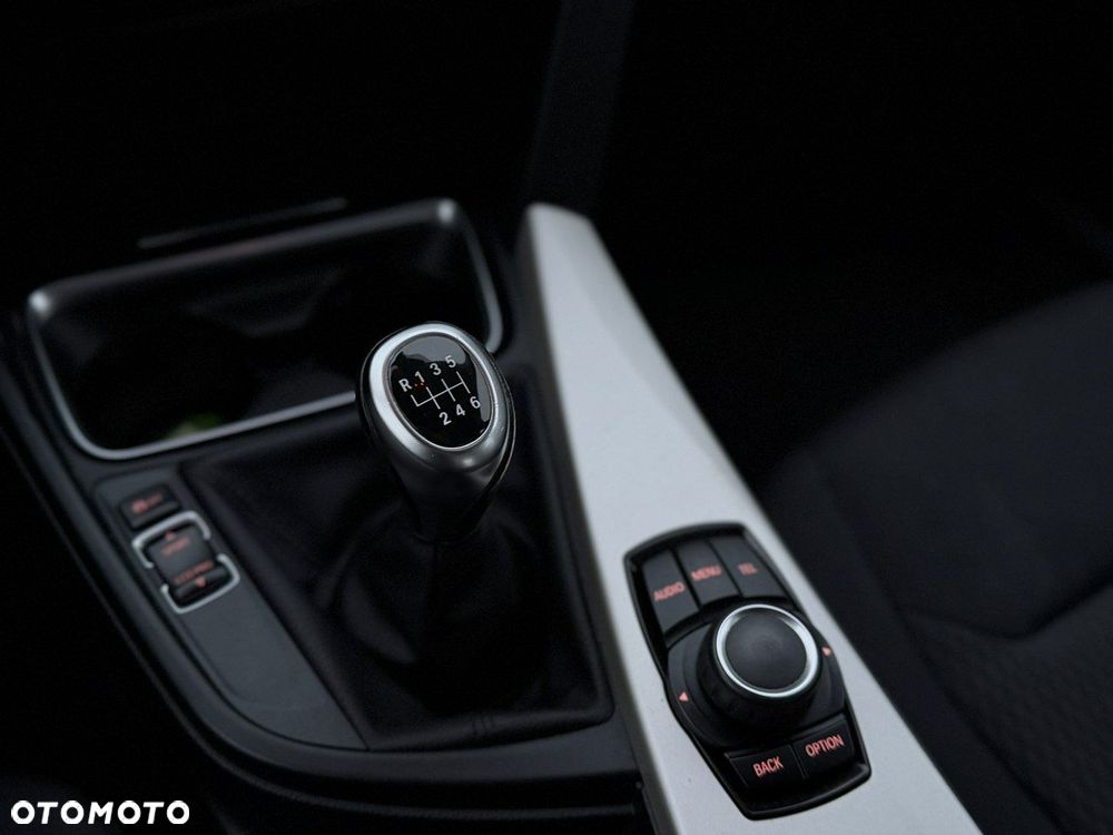 BMW Seria 3 316i - 22