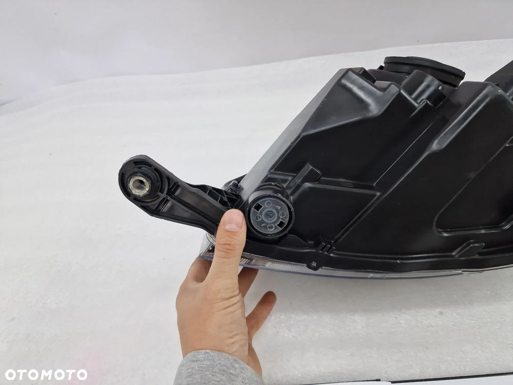 SKODA RAPID 12- PRAWA ZWYKŁA LAMPA PRZEDNIA PRZÓD , NR 5JB941016 , NR AUKCJI LA138 - 14