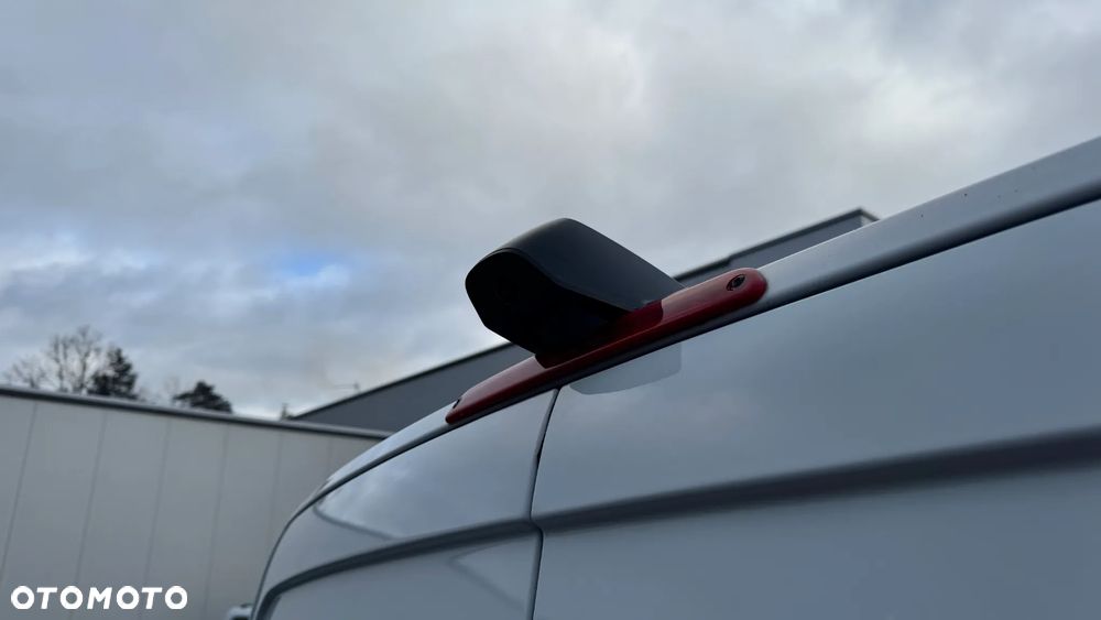 Mercedes-Benz Sprinter - 11
