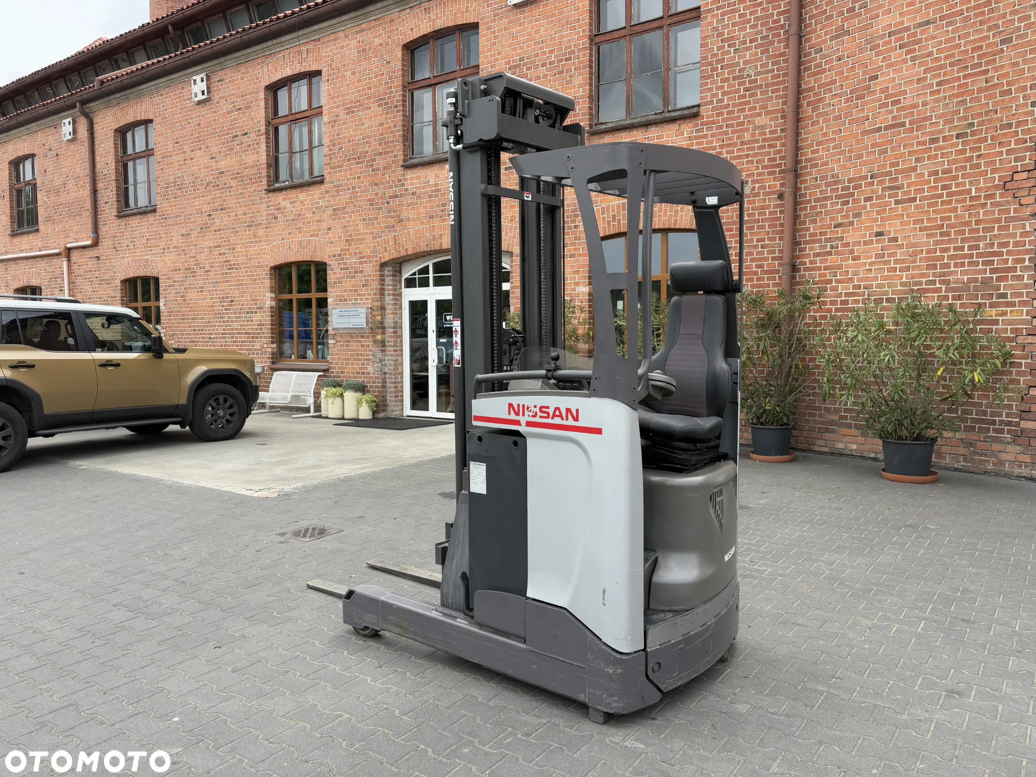 Nissan ULS120 - 3