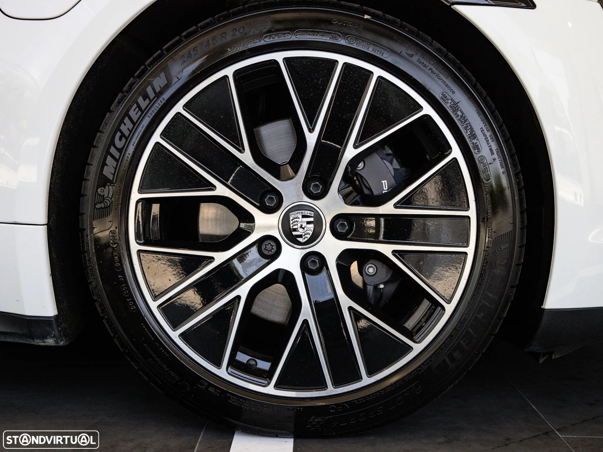 Porsche Taycan Sport Turismo Standard - 16