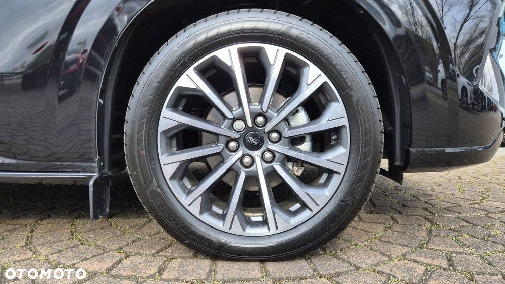 Ford Tourneo Custom - 17