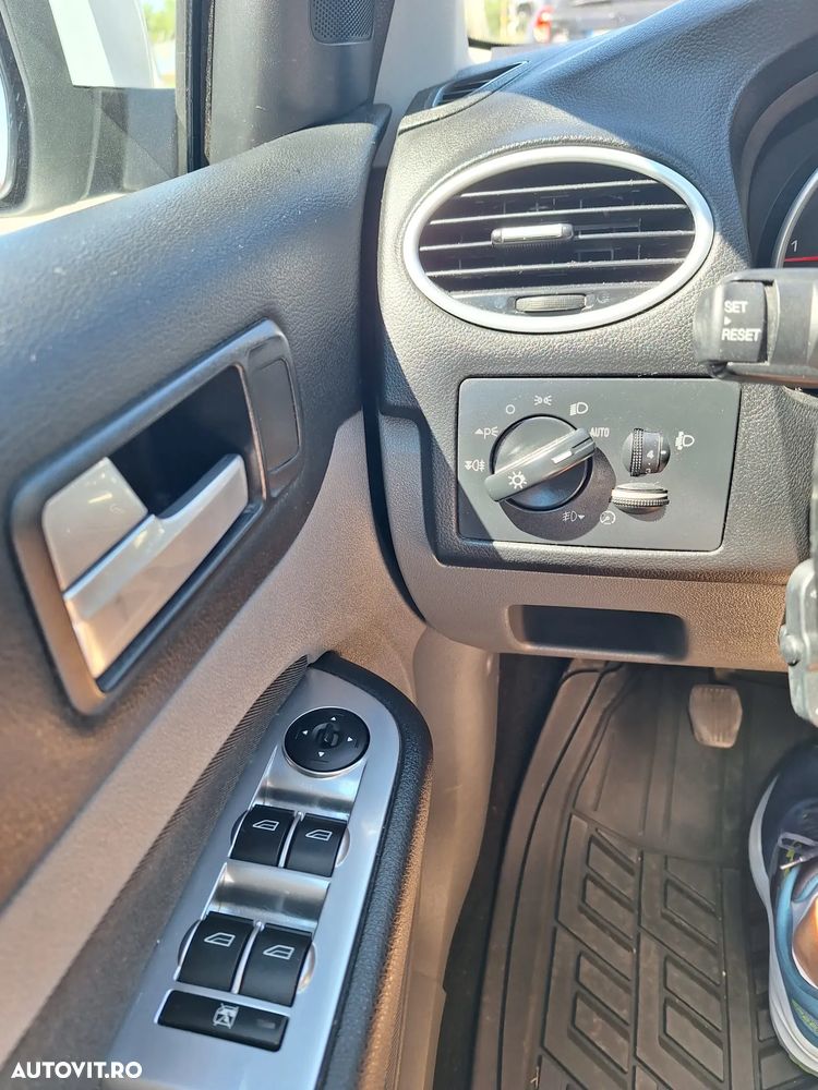 Ford Focus 1.6 TDCI DPF Titanium - 7