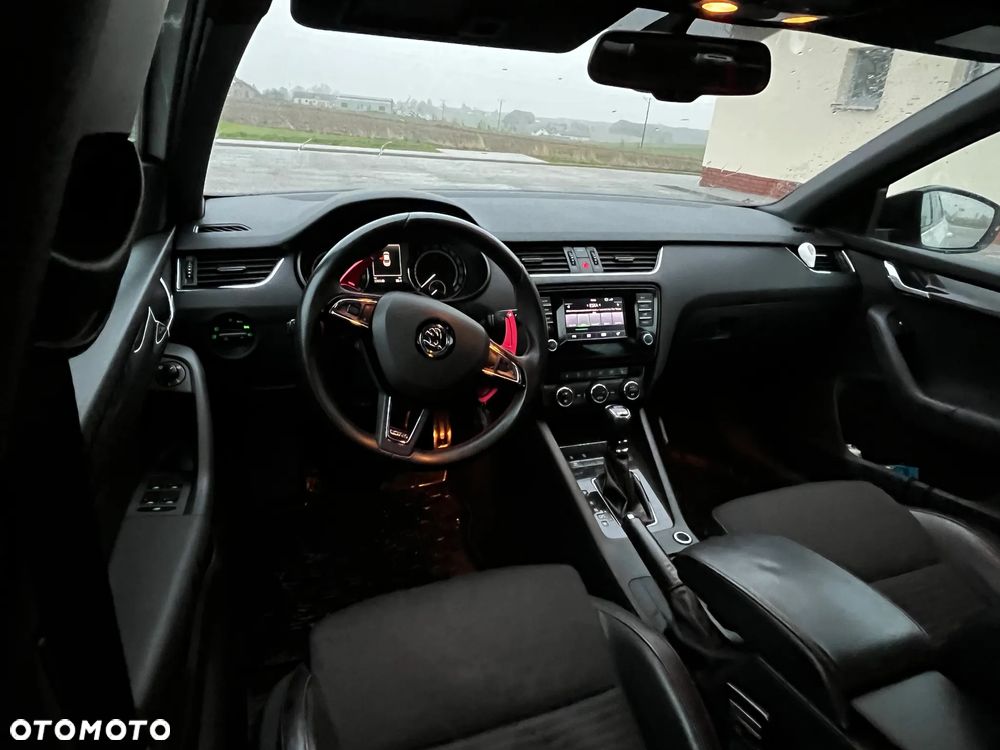 Skoda Octavia 2.0 TSI RS DSG - 19