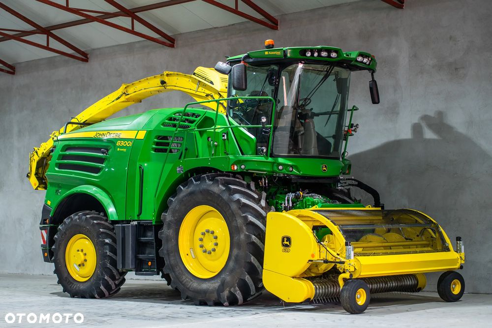 John Deere 8300 - 1