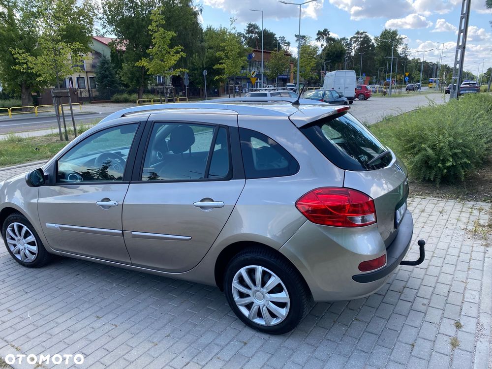 Renault Clio - 11