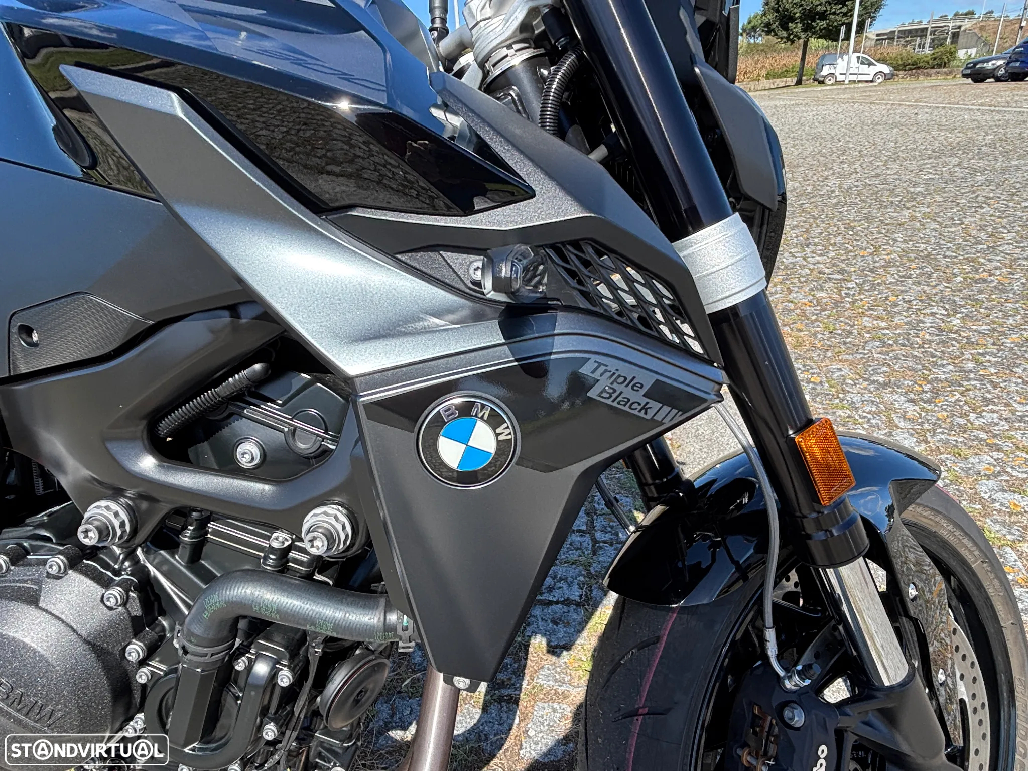 BMW F 900 R Triple Black - 16