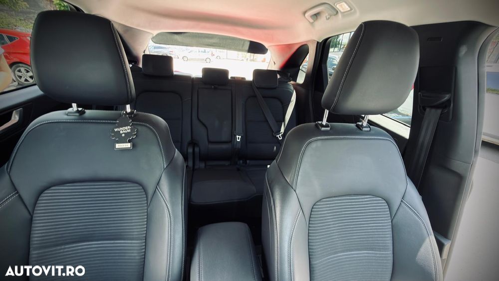 Ford Kuga 2.5 Duratec FWD FHEV Titanium - 6
