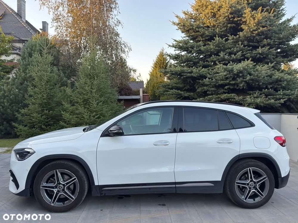 Mercedes-Benz GLA 200 AMG Line - 3