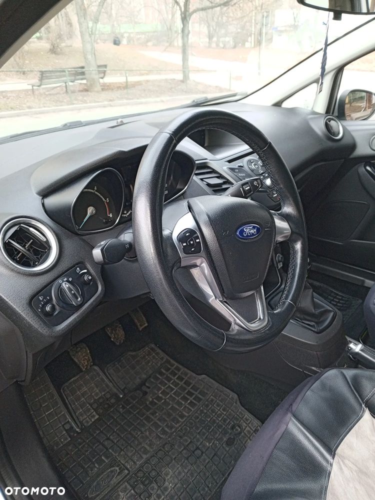 Ford Fiesta 1.5 TDCi Titanium EU6 - 9